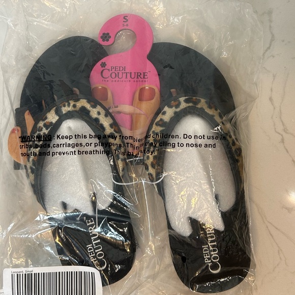 Pedi Couture Pedicure Sandals for Women - Toe Separator Slippers - Picture 8 of 10